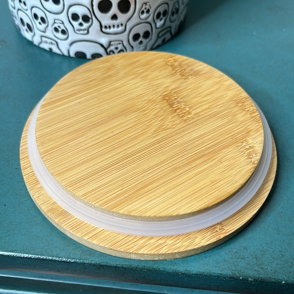 Halloween ghost skull Canister - Picture 3 of 11